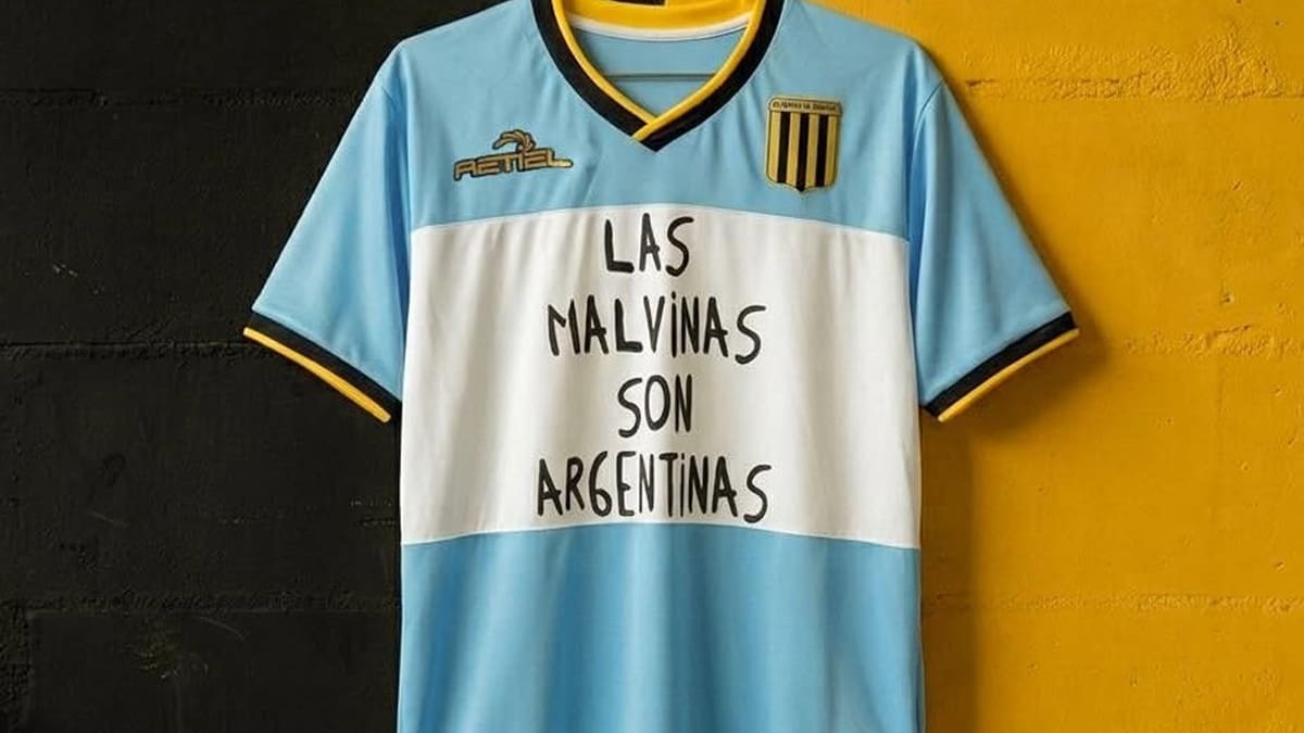 Almirante Brown estrena una camiseta con el diseño de la bandera de la Selección en honor a las Islas Malvinas: dónde comprarla