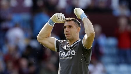 El Aston Villa del "Dibu" Martínez se clasificó a una copa europea después de 12 años. Foto: Reuters.