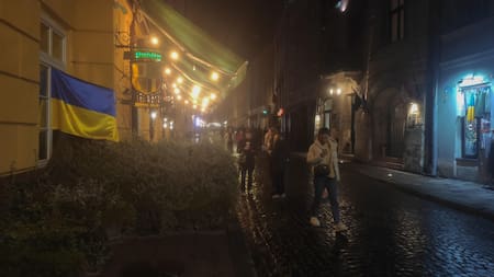 La población civil en Ucrania es la más damnificada por los ataques permanentes de Rusia. Foto: EFE.