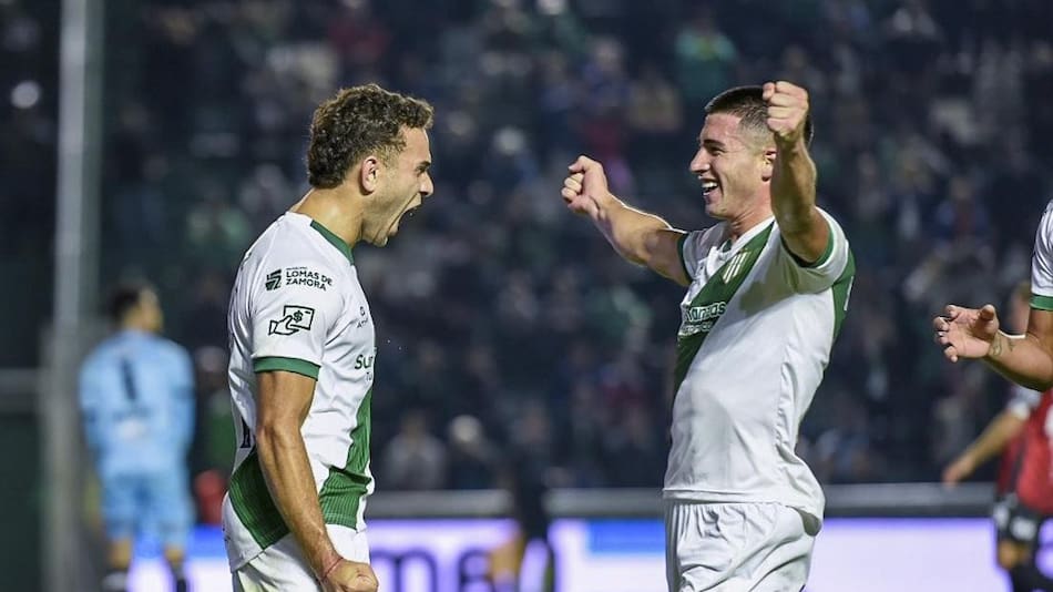 Juan Bisanz festeja el gol de Banfield ante Central Córdoba. Foto NA. PRENSA BANFIELD