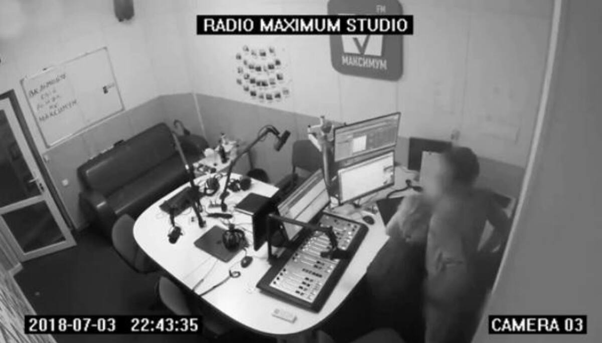 Pareja teniendo sexo - estudio de radio