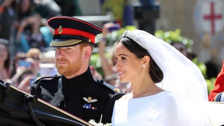 Príncipe Harry y Meghan Markle recorren la ciudad en carruaje (Reuters)