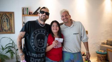 Mau y Ricky con sus fans. Foto: NA.