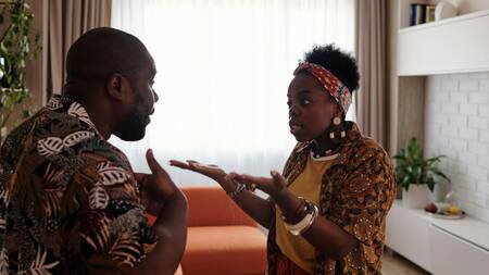 Pelea, amigos, pareja, discusión.