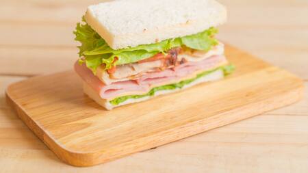 Sándwiches de miga. Foto: Freepik