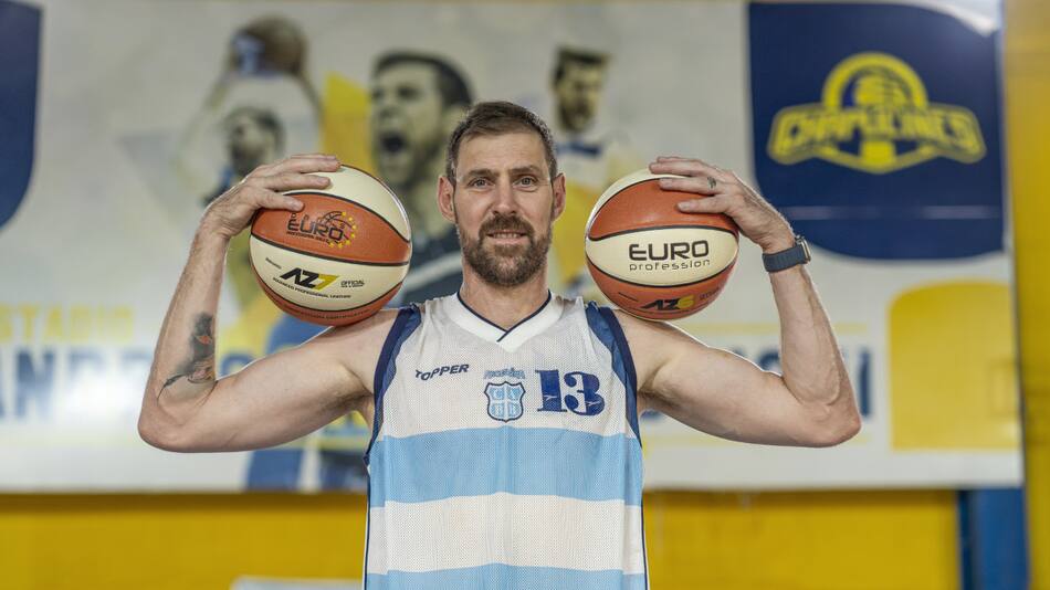 Andrés Nocioni en el club de su pueblo. Foto: Prensa.