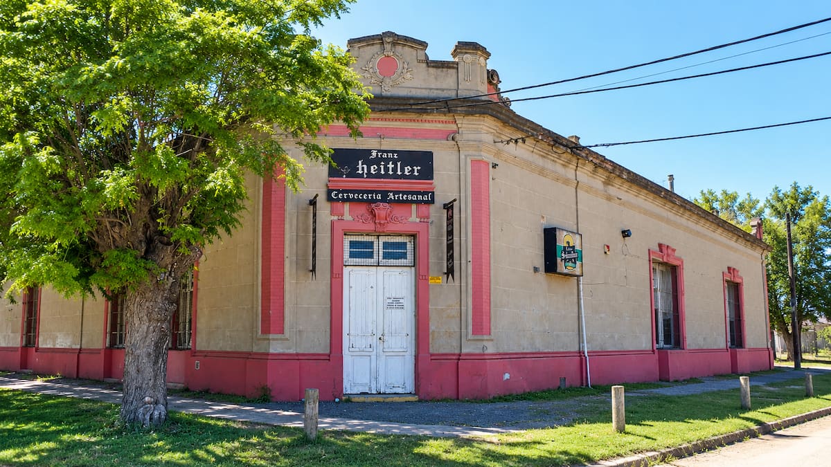 Pueblos históricos, parrillas y antiguas estaciones