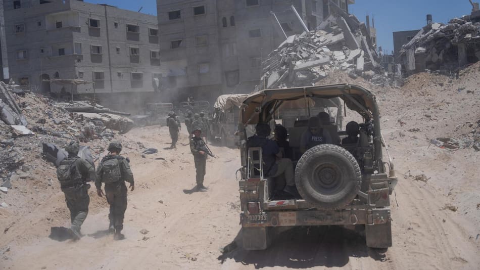 El ejército israelí invitó a los periodistas a un recorrido por Rafah. Foto: EFE