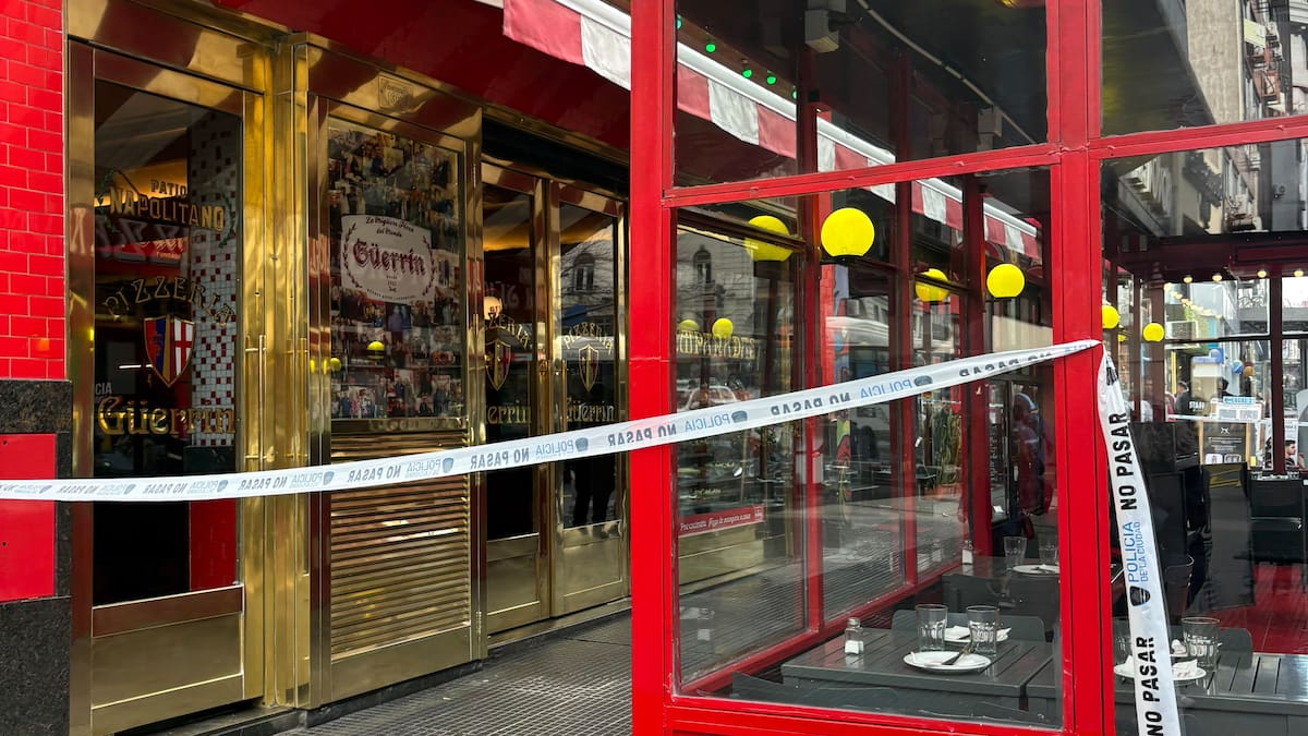 Un hombre murió en la pizzería Güerrin, en Avenida Corrientes.