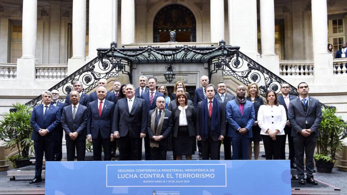 Cancilleres y diplomáticos en el Palacio San Martín, Agencia NA