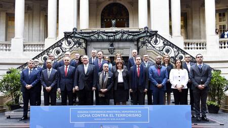 Cancilleres y diplomáticos en el Palacio San Martín, Agencia NA