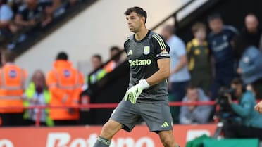 Cambio de equipo y liga: Dibu Martínez es buscado por un gigante de Europa que quiere ganar la Champions