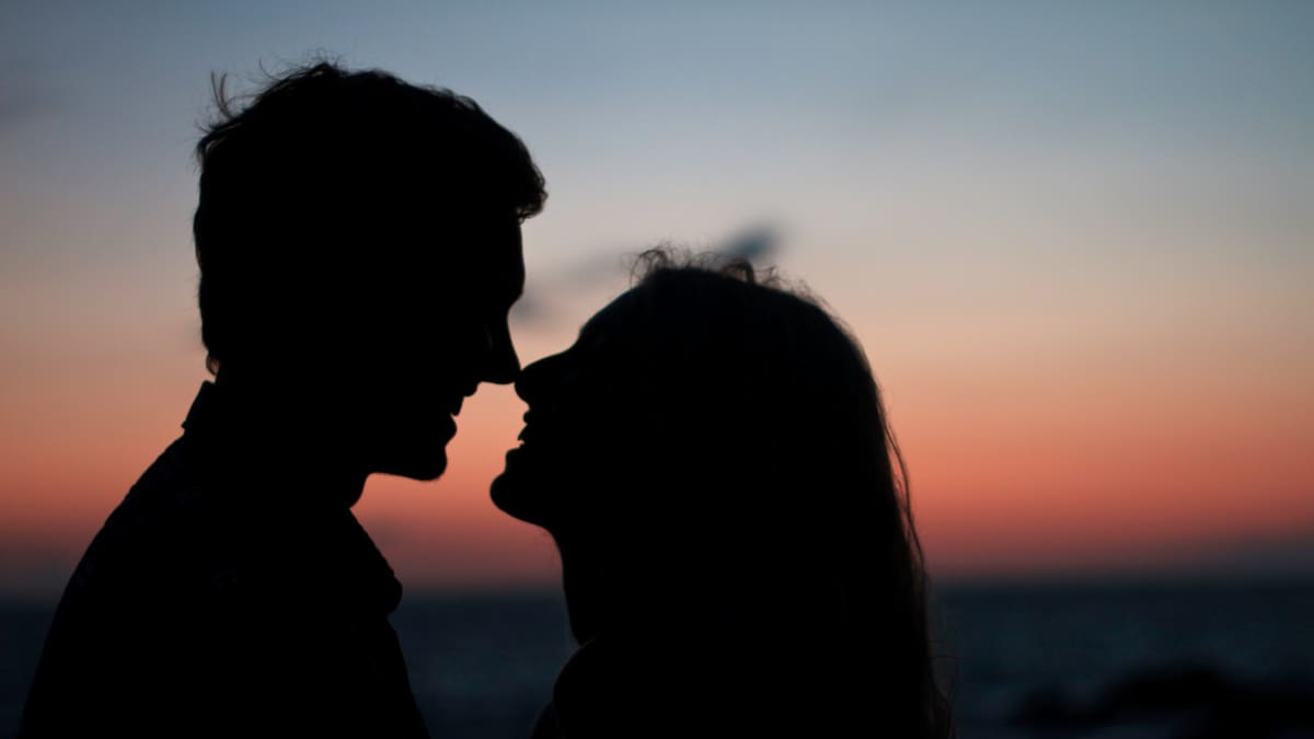 Beso. Foto: Unsplash