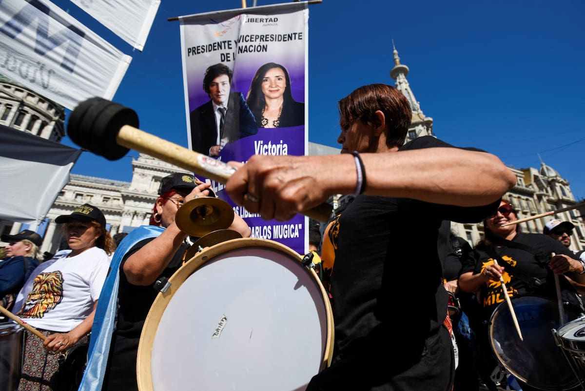 Simpatizantes de Javier Milei en Plaza Congreso. Foto: Reuters.