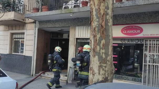 Pánico en Palermo: un incendio dejó el saldo de cuatro hombres con principios de asfixia