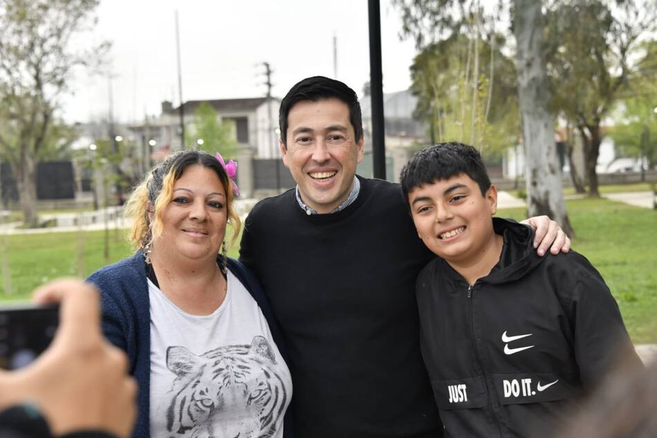 Se realizó el festejo del día de la primavera y del estudiante en Malvinas Argentinas