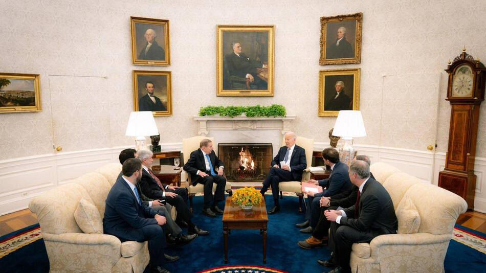 Joe Biden y Edmundo González Urrutia. Foto: EFE