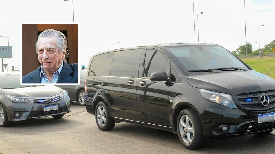 Mauricio Macri despide los restos de su padre en el cementerio de Pilar, foto: Mario Quinteros