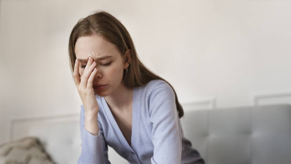 Mareo, dolor de cabeza. Foto Freepik