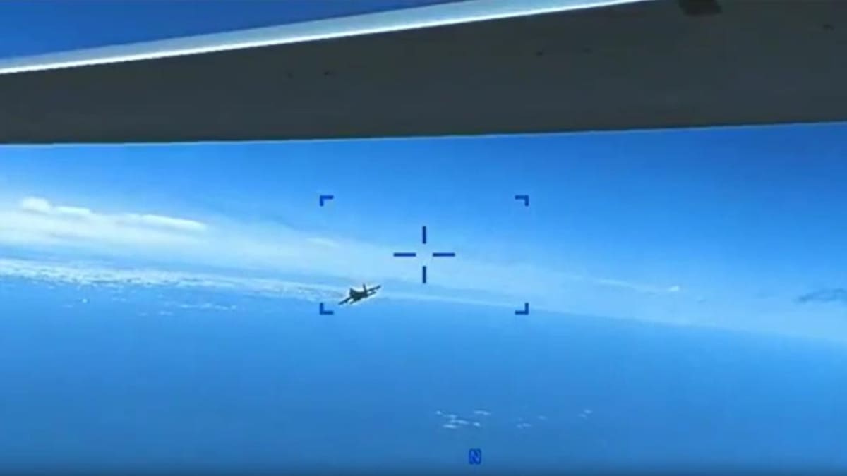 Imágenes del ataque de los aviones rusos al dron estadounidense. Foto: Captura de pantalla.