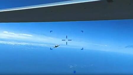 Imágenes del ataque de los aviones rusos al dron estadounidense. Foto: Captura de pantalla.