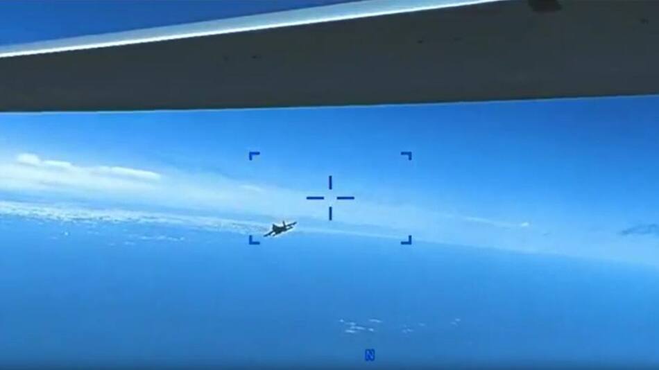 Imágenes del ataque de los aviones rusos al dron estadounidense. Foto: Captura de pantalla.