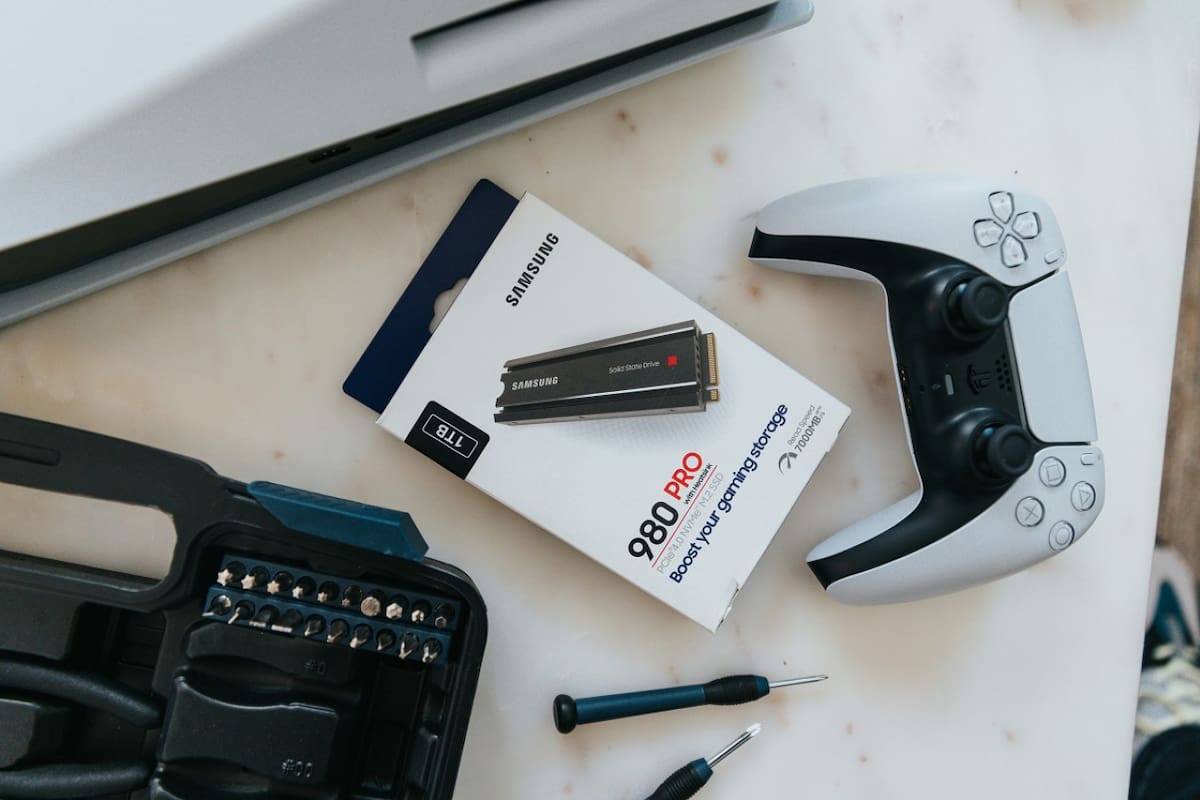 PlayStation 5; consolas; videojuegos. Foto: Unsplash.