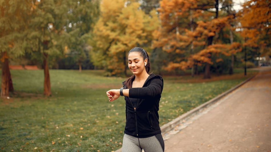 El otoño es la mejor época del año para salir a correr. Foto Freepik