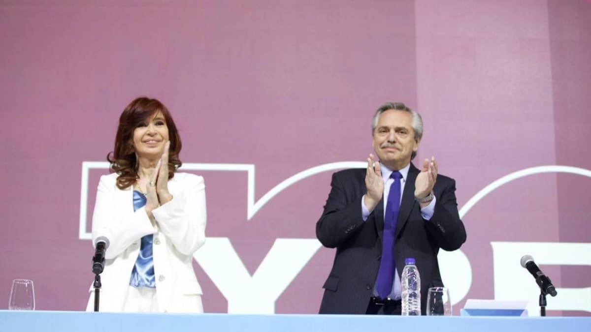 Cristina Fernández y Alberto Fernández en los 100 años de YPF