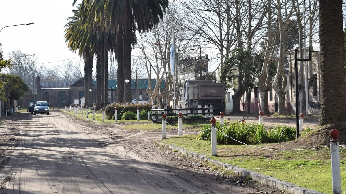 Sorprende por sus palmeras centenarias, construcciones señoriales y relatos vinculados con la realeza británica
