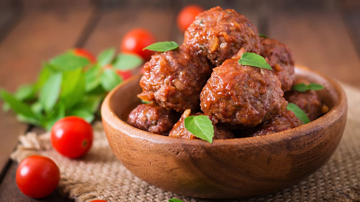 Albóndigas de carne picada: la receta casera más fácil y rendidora para el almuerzo