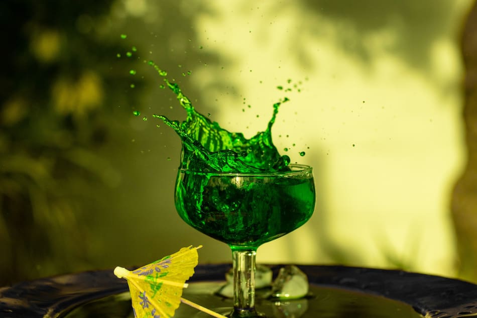 Absenta, la bebida considerada la más peligrosa. Foto: Unsplash
