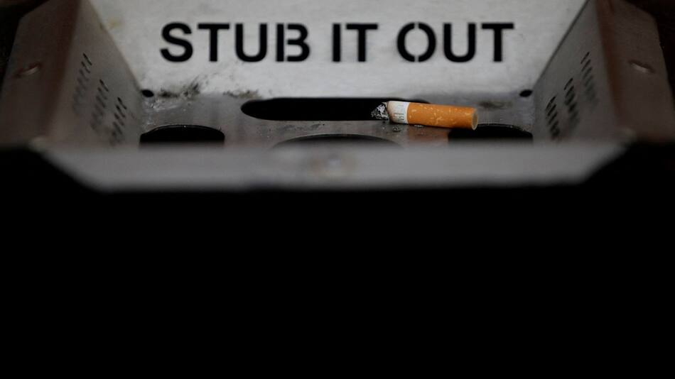 Rishi Sunak quiere prohibir la venta de cigarrillos para las próximas generaciones. Foto: Reuters.
