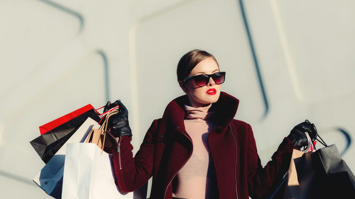 Shopping, ropa. Fuente: Pexels