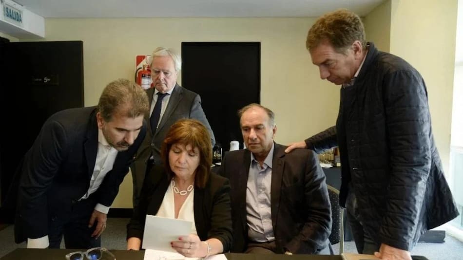 Reunión del PRO, Foto NA