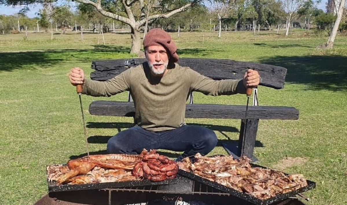 Gabriel Batistuta en uno de sus campos. Foto: Instagram @gabrielbatistutaok.
