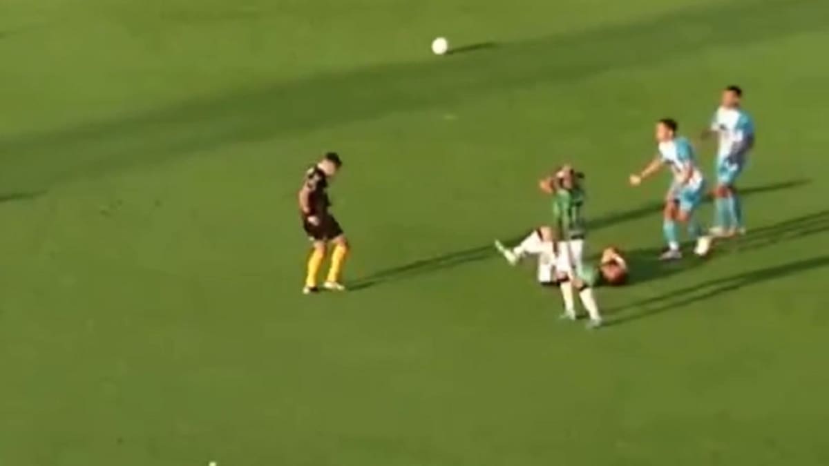 Así fue la lesión que sufrió un jugador de Nueva Chicago. Foto: captura video TyC Sports.