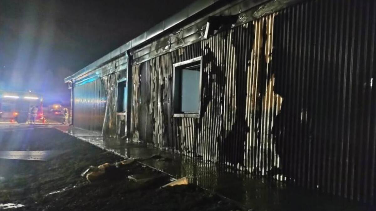 Incendio en una oficina de turismo en El Bolsón, NA