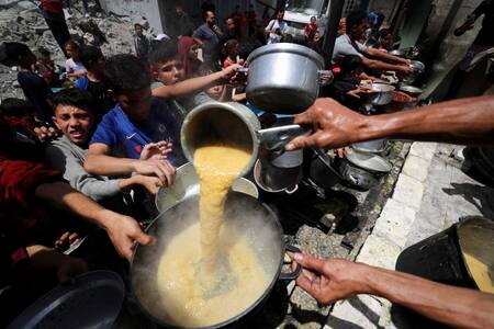 Hambruna en la Franja de Gaza. Foto: REUTERS/Mahmoud Issa.