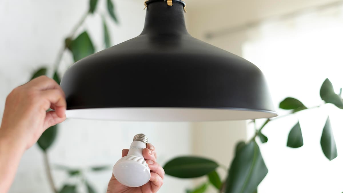 Luz, electricidad.