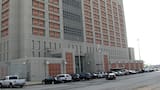 Cómo es el Metropolitan Detention Center, la cárcel donde Nicolás Maduro pasó su primera noche detenido en Estados Unidos