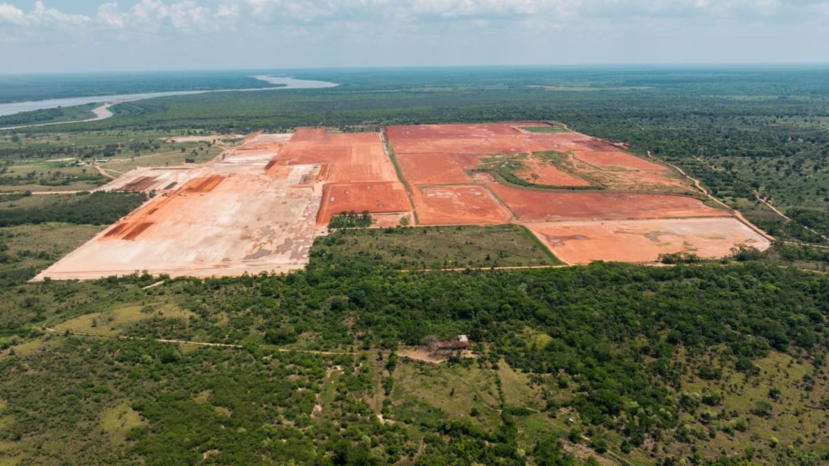 Paraguay dio un paso clave en su proceso de industrialización con el inicio de las obras de su primera planta de celulosa.