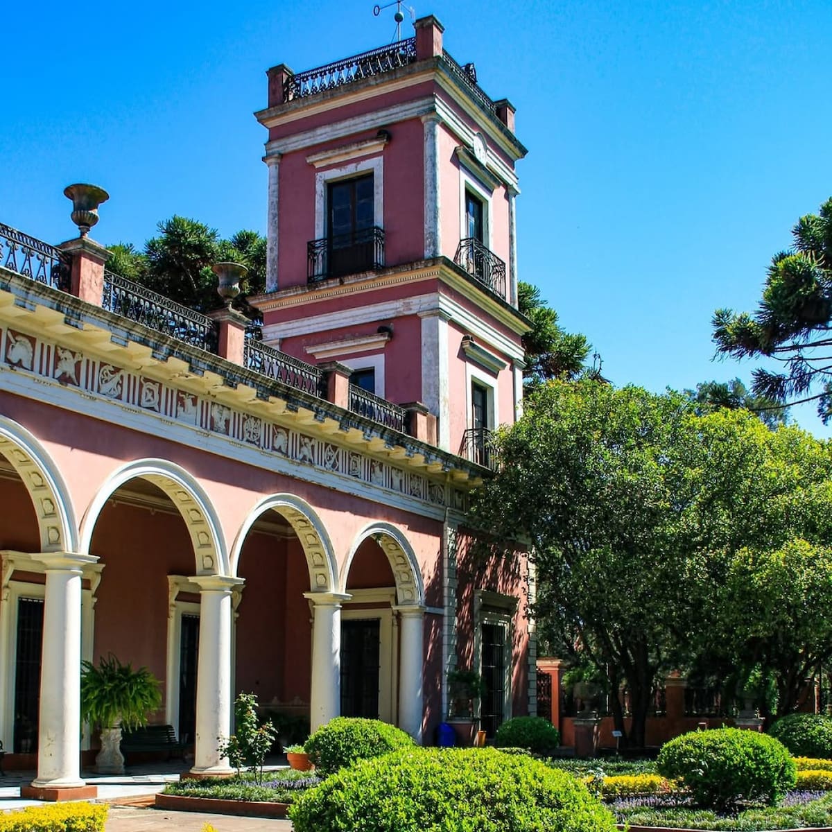 Palacio San José donde vivió y fue asesinado Urquiza. Foto: Instagram @turismoconcepciondeluruguay