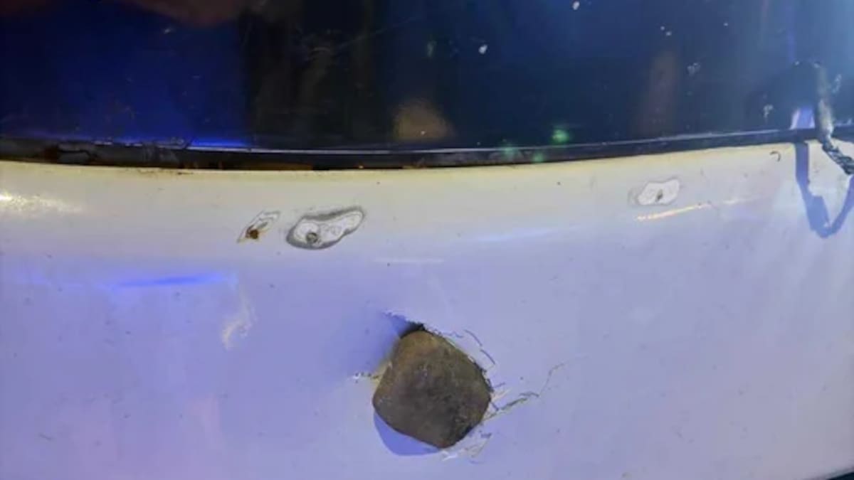 Agresiones al micro de hinchas de Boca en Chile.
