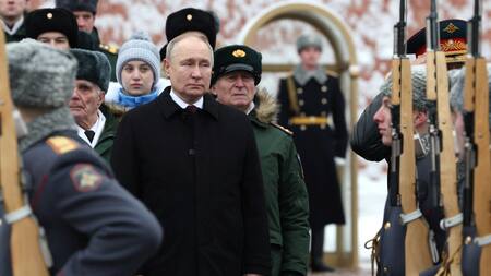 Vladimir Putin en el "Día de los Defensores de la Patria" en Rusia. Foto: REUTERS.