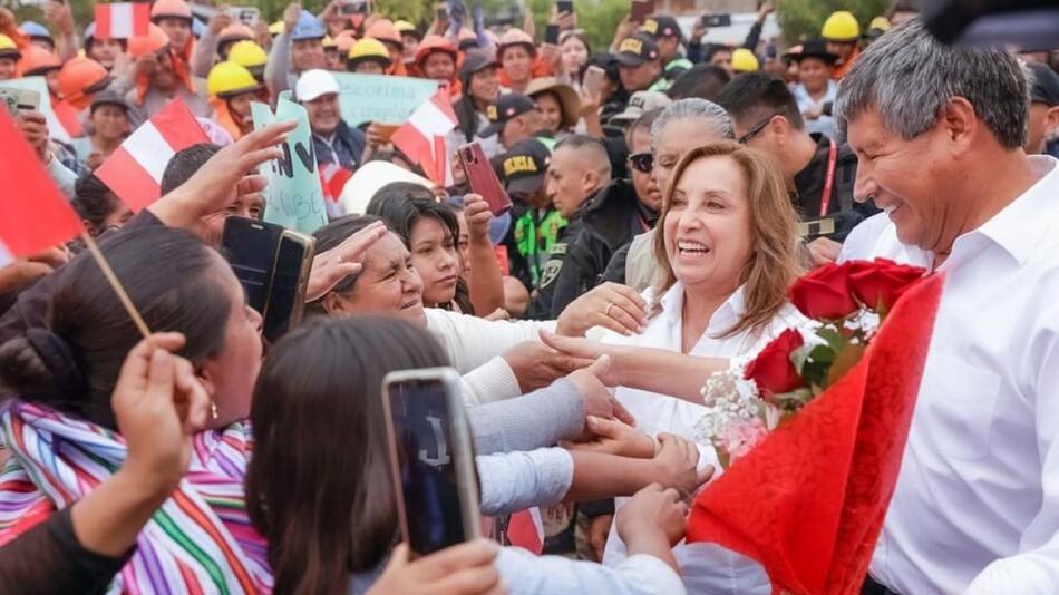 Dina Boluarte durante su visita a Ayacucho. Foto: Instagram @presidenciaperu.