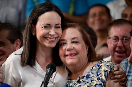 María Corina Machado y Corina Yoris Villasana. Foto: Reuters