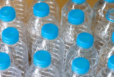 Plásticos, botellas de bebidas