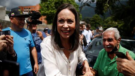 María Corina Machado yendo a votar. Foto: Reuters.