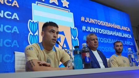 Conferencia de prensa en AFA por el partido amistoso de la Selección por Bahía Blanca. Foto: @Argentina